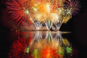 Feu d'artifice sur le lac lors du Barrière Enghien Jazz Festival 2019