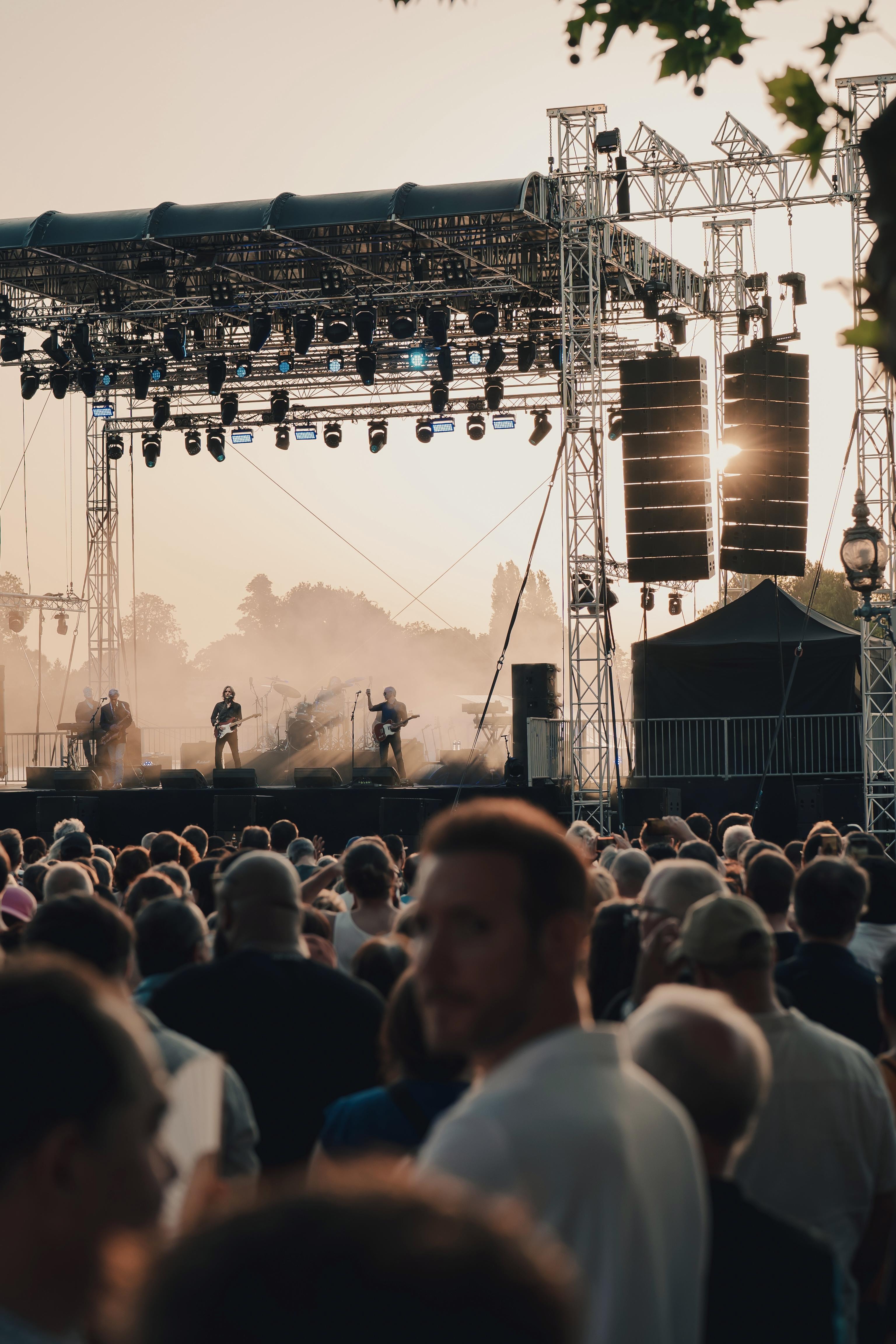 The Dire Straits Experience 